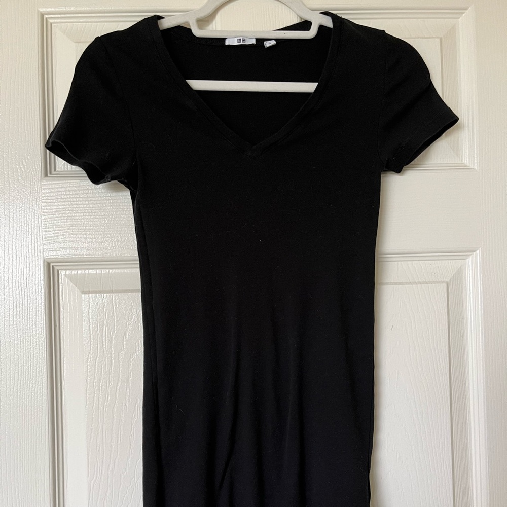 One long black T, two of short black T, two of short black T